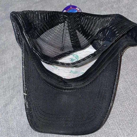 “Love Dies Hard” Women’s Baseball Cap - Picture 4 of 4